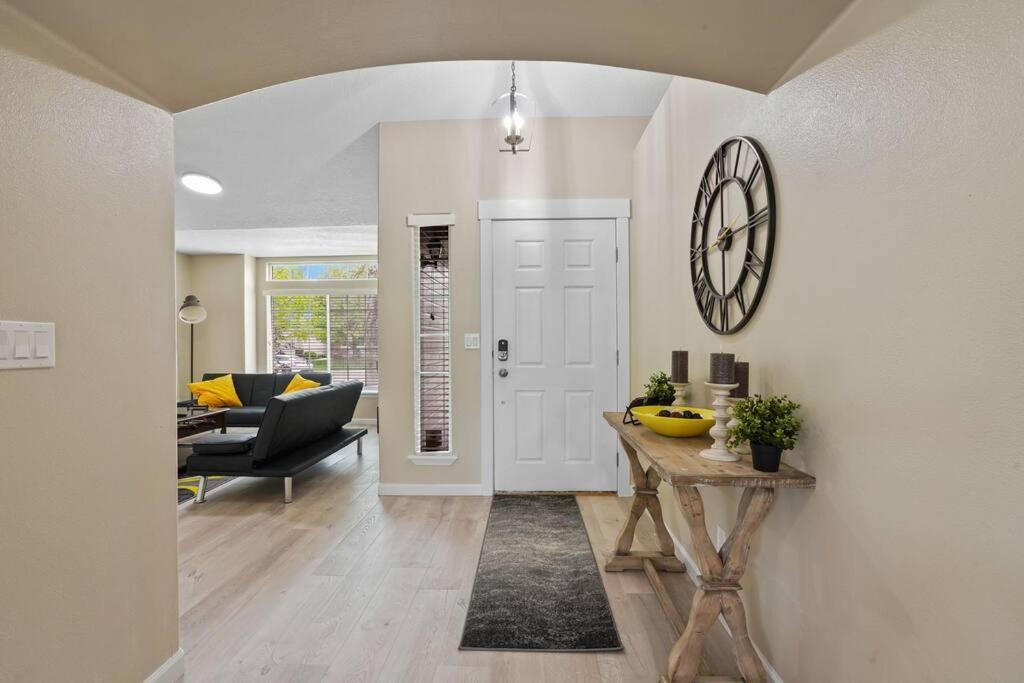 Remodeled, Charming Retreat On The City'S Doorstep Μπόιζ Εξωτερικό φωτογραφία